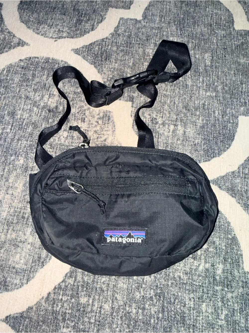 patagonia ultralight hip bag Terravia Mini Pack Quiet Violet The Ultralight Black Hole Mini Hip Pack by Patagonia is a versatile and lightweight accessory designed to carry essentials during exercise and fitness activities Patagonia Ultralight Black Hole Mini